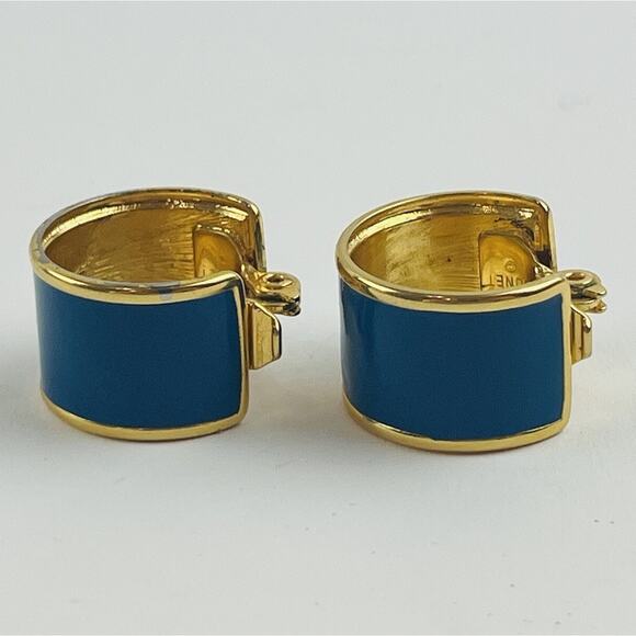 Vintage Signed Monet Blue Enamel Gold Tone Hoop Clip On Earrings 80s Retro Wide - Picture 4 of 9